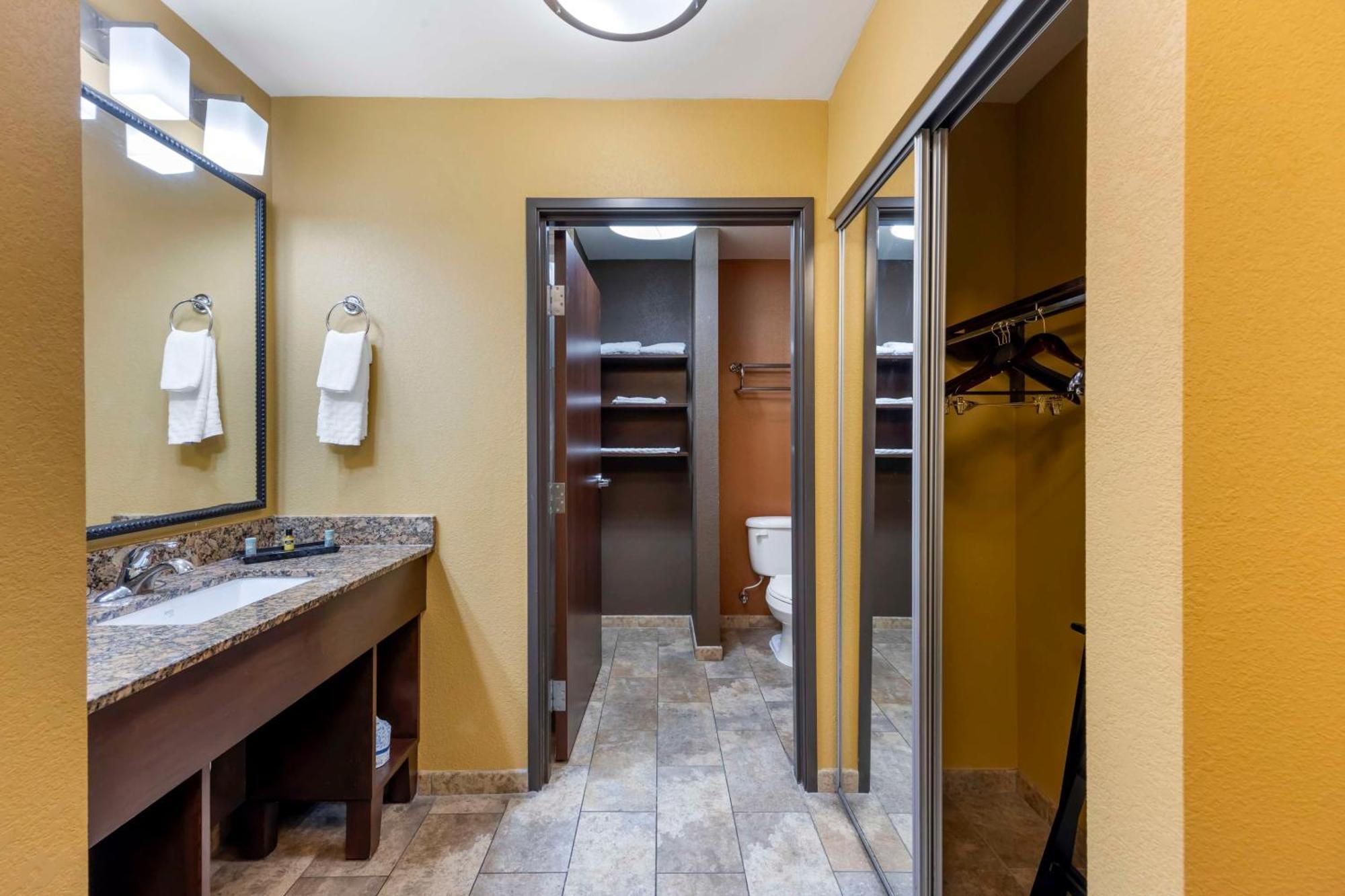 Best Western Plus Tupelo Inn & Suites Екстериор снимка