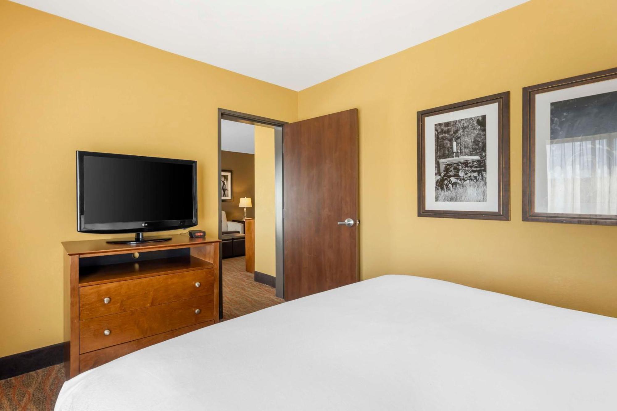 Best Western Plus Tupelo Inn & Suites Екстериор снимка