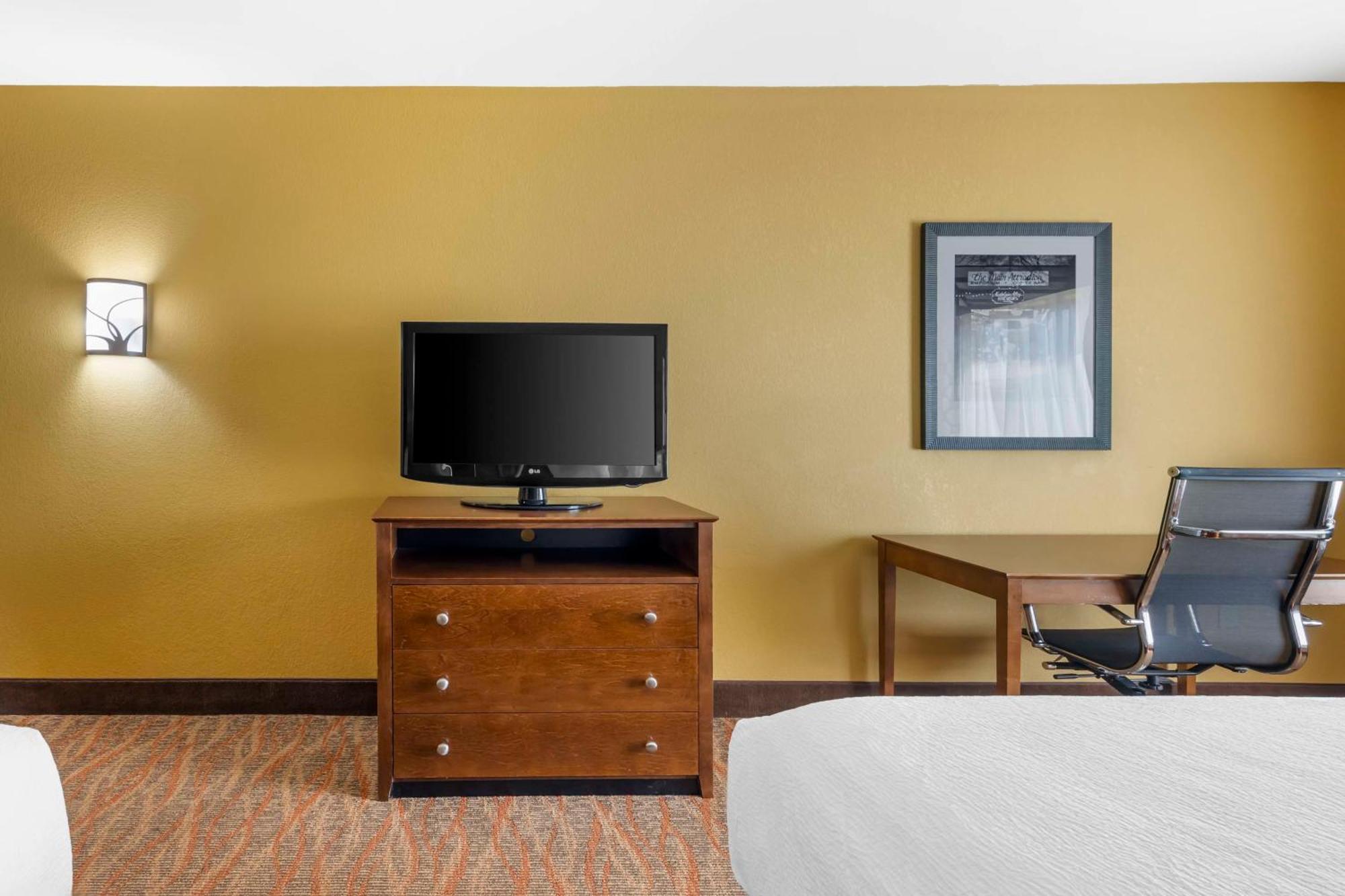 Best Western Plus Tupelo Inn & Suites Екстериор снимка