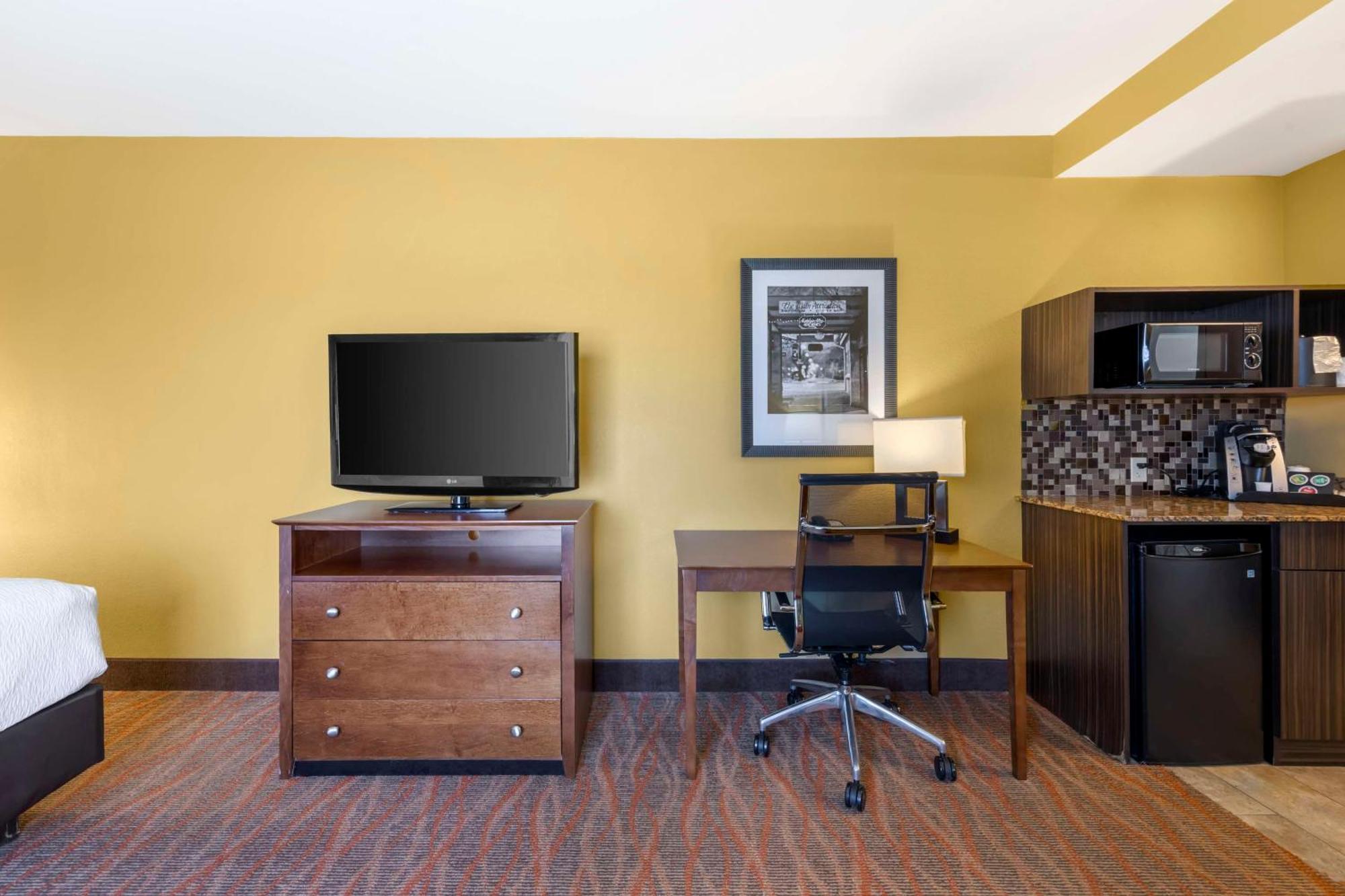 Best Western Plus Tupelo Inn & Suites Екстериор снимка