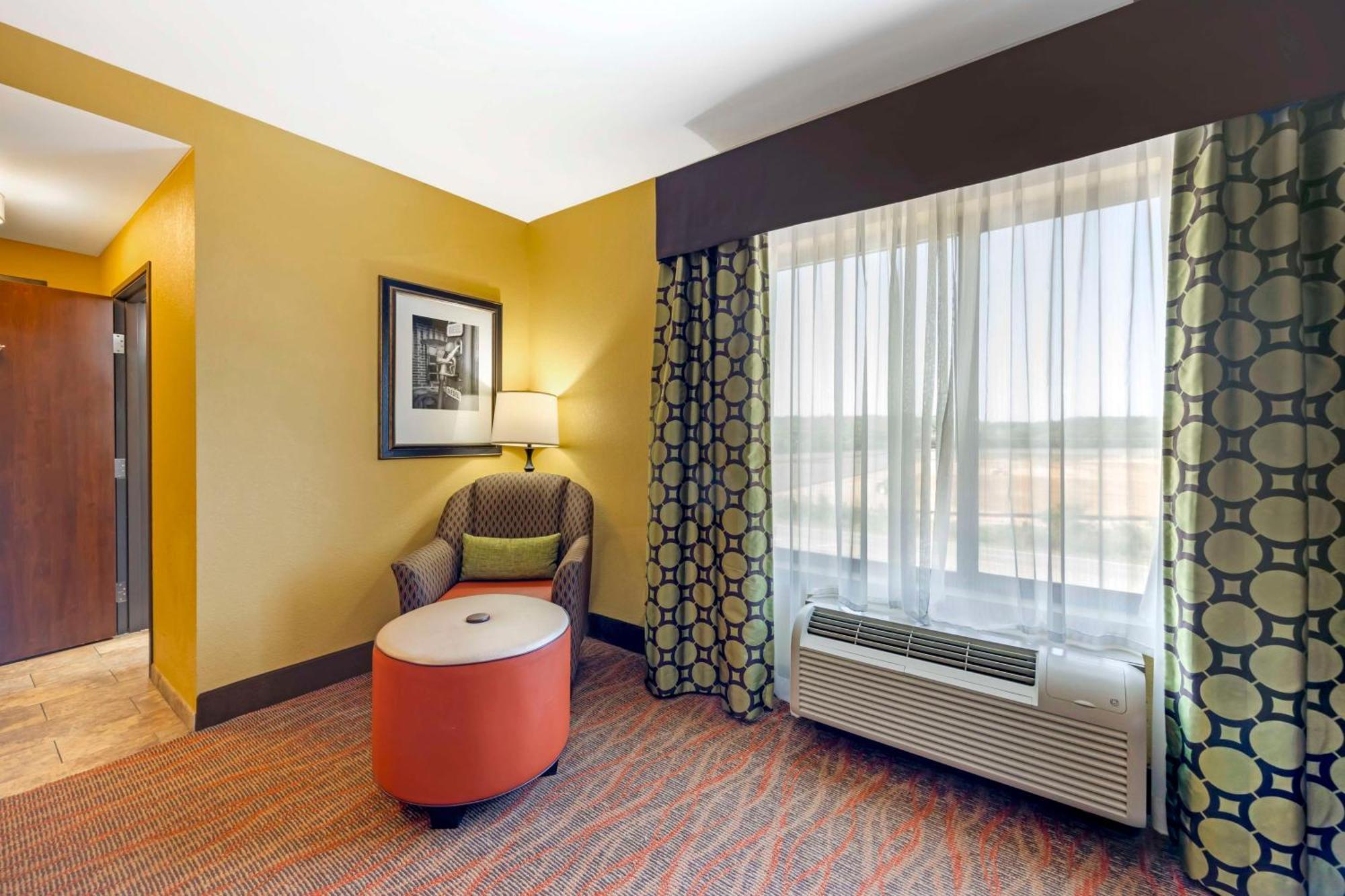 Best Western Plus Tupelo Inn & Suites Екстериор снимка