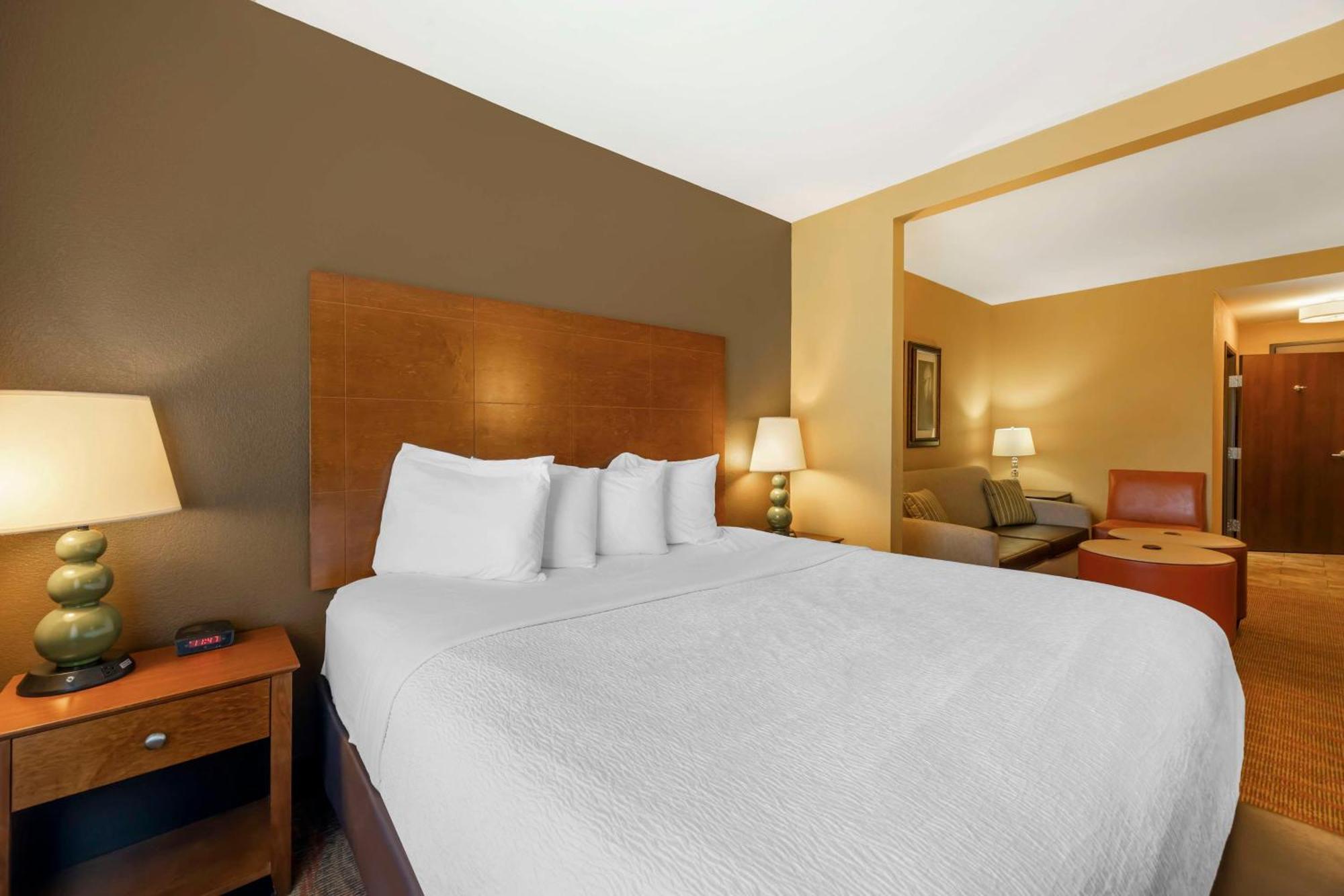 Best Western Plus Tupelo Inn & Suites Екстериор снимка