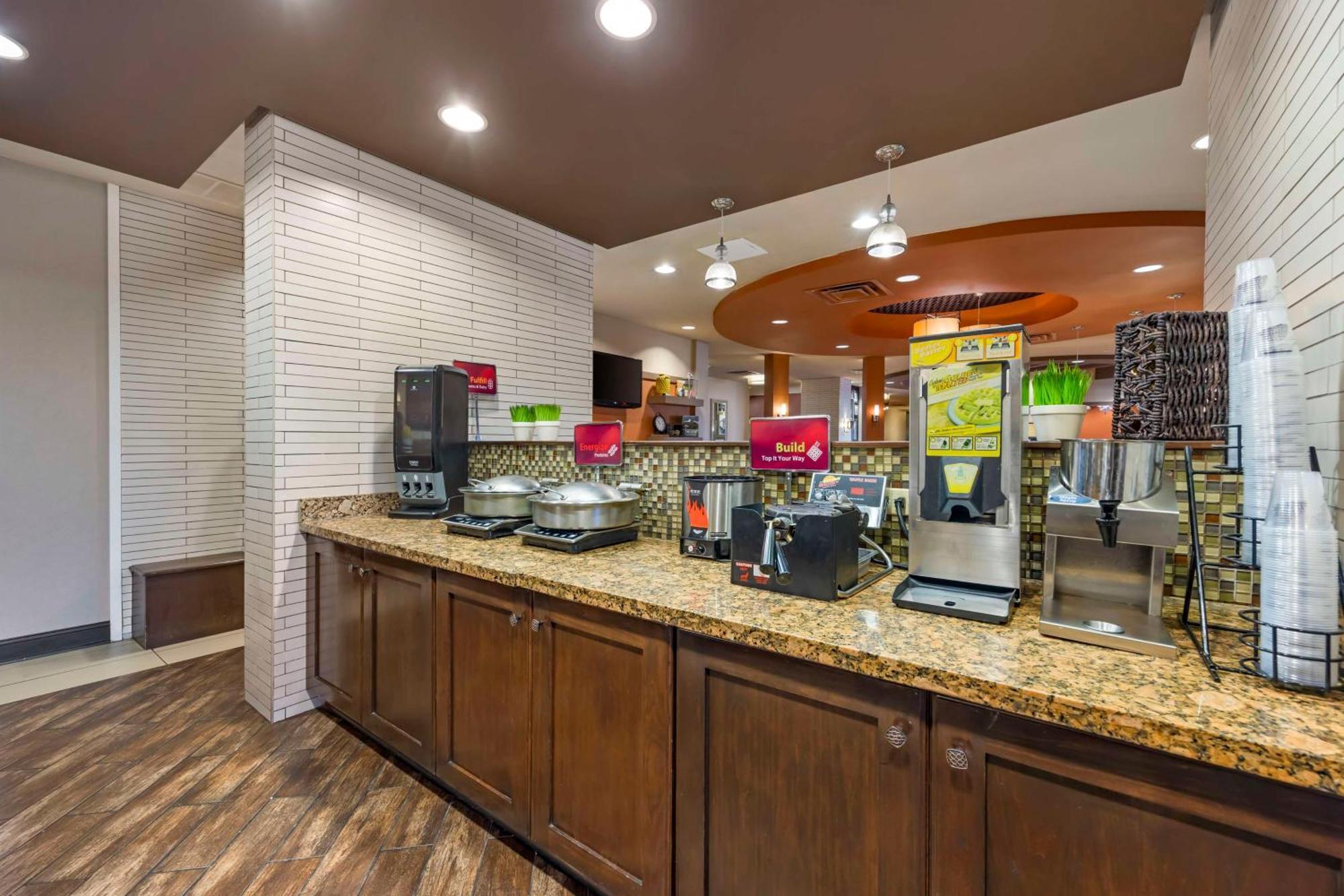 Best Western Plus Tupelo Inn & Suites Екстериор снимка